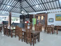 Hotel Family Nur Hotels in Sumenep
