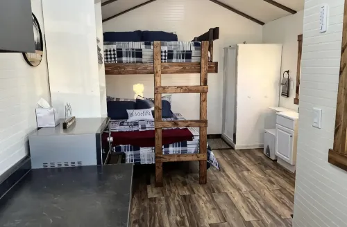 Rushmore Ranch Guest Cabin - 샬레 호텔