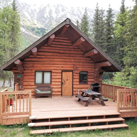 Upper Paradise Log Cabin - Nightly Rental in the Woods