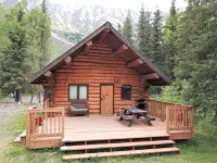 Upper Paradise Log Cabin - Nightly Rental in the Woods - WiFi