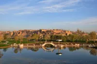 Wanjia Xiyue Hotel (Kashgar Ancient City East Lake Branch) - 마운틴 뷰