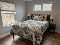 Large 6-bedroom home, sleeps 16! WiFi and a private sandy beach in Traverse City - Wi-Fi