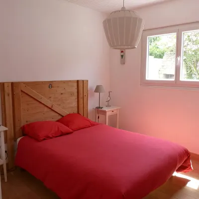 Vacation Home in La Flotte en Ré : 90m², 3 Bedrooms and Private Garden - 무료 와이파이