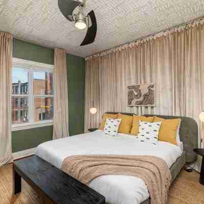 Family Getaway with Backyard + Games: Near Downtown St. Louis Rooms