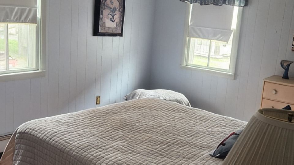 Upper floor of charming 2 story house in central Hawley with WiFi
