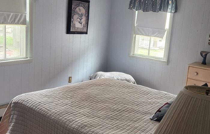 Upper floor of charming 2 story house in central Hawley with WiFi