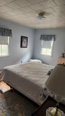 Upper floor of charming 2 story house in central Hawley with WiFi - Wifi