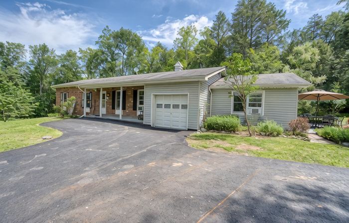 Catskills Getaway: 3BR Retreat w/ Media Room, Near Casino, Bethel Woods & More!