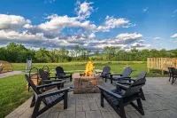 10BR Estate / Dome Pool / Pickleball / Sauna / Theater / Arcade / Sleeps 33