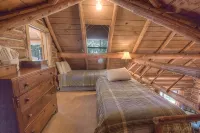 Zephyr Cabin 3 Bedroom Home by RedAwning - 2 estrellas