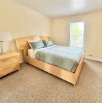 3-bedroom apartment in charming Southend Burlington - พร้อมWifi