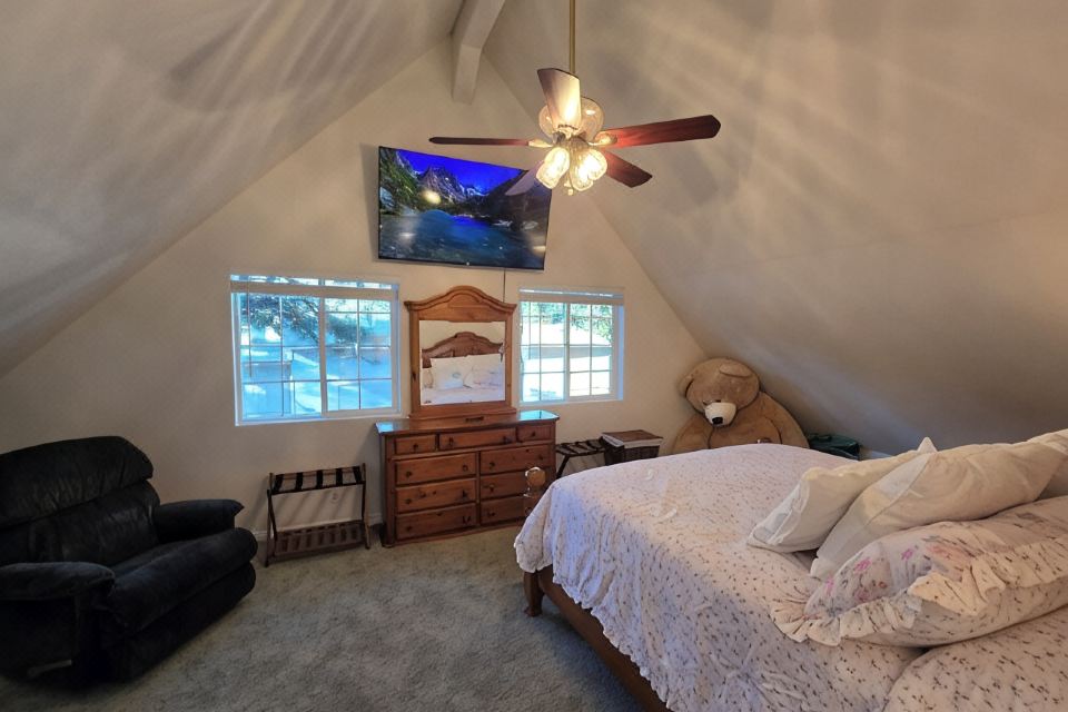 Photo 4 of 6