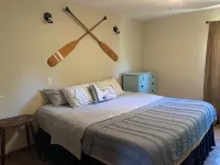 Charming cabin!Perfect lake getaway for your family or fishing trip.