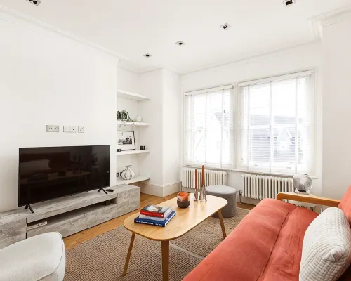 New! Stylish 2BR Stay in Brixton Area マートンのホテル