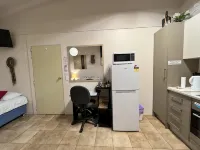 ウェストサイド ステュディオ アパートメンツ