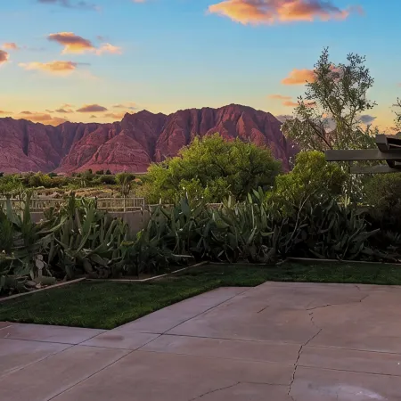 "SERENE DESERT GETAWAY" La Casa Coyote, Kayenta Art Village W/Views of Red Rock