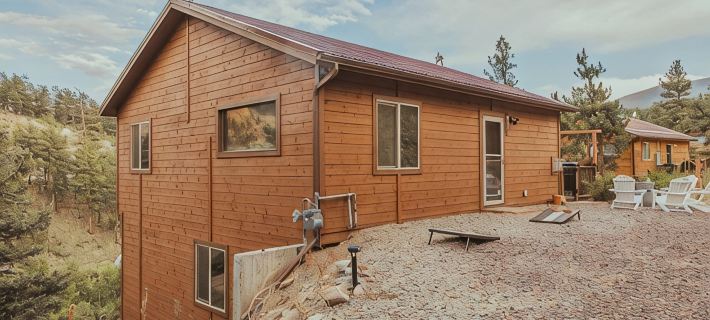 3-bedroom chalet in enchanting Bailey, Walk to town, Game Room, BBQ Hotels in Bailey