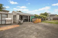 100m to Beach! Hot tub! Pet friendly! Games room! - ที่มีฟิตเนส