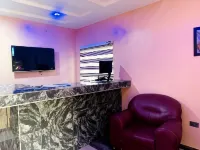 West Haven Hotel - مسبح