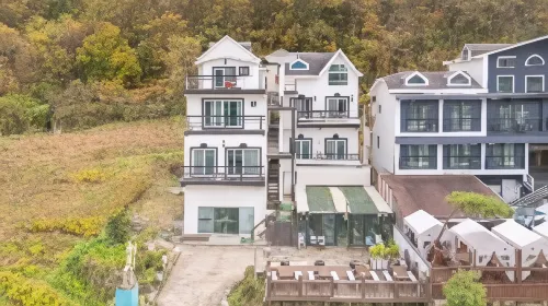 Gangchon Beautiful Pet House Pension - balcony