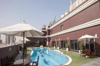 فندق أسكوت - مسبح على السطح