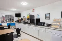 Super 8 by Wyndham Pensacola