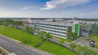Holiday Inn VILLAHERMOSA AEROPUERTO by IHG Hotéis em 