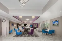 La Quinta Inn & Suites by Wyndham Springfield IL - プール
