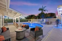 Palm & Peace Retreat - Pool