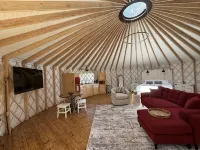 Love Bird Yurt/Cold A/C!! Hot Tub/Medina River/Couples Yurt/Close to Town! - Chalets
