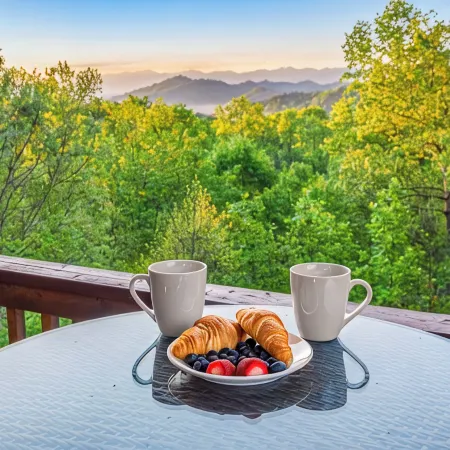 Mountain Views & Summer Vacation! - 3 King Beds- Theater- Hot Tub- Pool Table