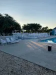 BEAUTIFULLY DECORATED ~ CLOSE TO THE BEACH ~ 5 BEDROOM/4 BATH - Swimmingpools