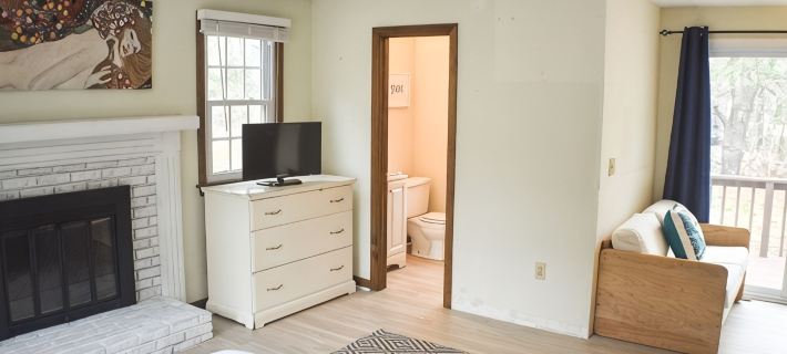 Experience Cape Cod Beaches: Charming 4-bedroom just a 10min stroll to the beach 이스트햄 호텔