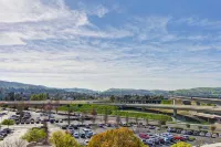 DoubleTree by Hilton Hotel Pleasanton at the Club