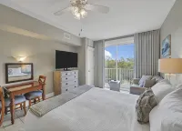 Studio w/ Balcony! Walk to Resort Pool & Baytowne Wharf at The Grand Sandestin - 2성급