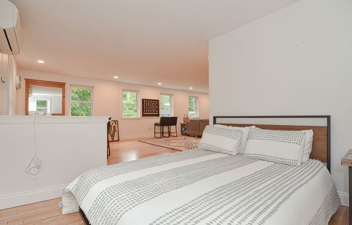 Amazing HUGE 6 bdrm Sebago Lake Waterfront Home