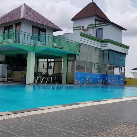 Corner Palace Hotel