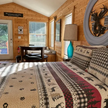Packwood Lodge & Cabins