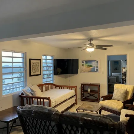 Amazing views and great location - 4 Bedroom Estate Bakekroe in St Thomas