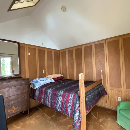 Lakefront cottage with private deck and dock, amazing porch with sunset views