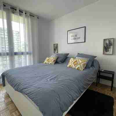 Appartement Familiale 3 pcs 2ch 72 m2 à la Porte de Paris + Parking Gratuit Rooms
