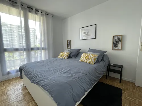 Appartement Familiale 3 pcs 2ch 72 m2 à la Porte de Paris + Parking Gratuit - Apartments