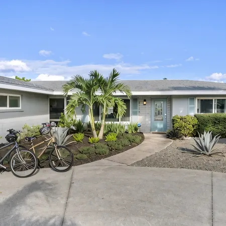 Casa di Amici – Heated Saltwater Pool and Canal Home Near Ami & Much More!