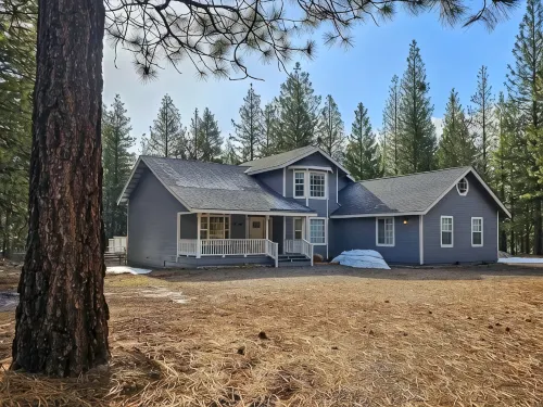 The Peaceful Escape: hiking, fishing, snow skiing. Sleeps 12 - Wifi