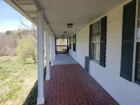 Wears Valley Farmhouse with Wonderful Views, Hot Tub and Firepit - Farmhouses