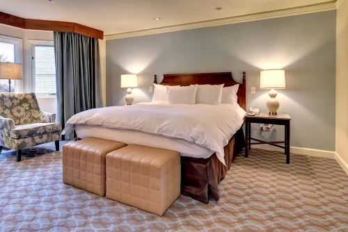 Luxury Riverfront Condo w/ sunrise & sunset views - 4-Star