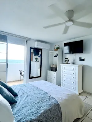 The Rising Sun! - Private Island Getaway - 2 ดาว