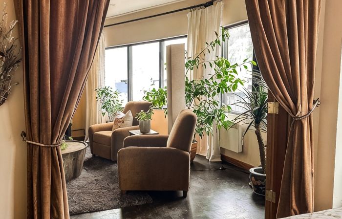 Walk everywhere from Railtown Suite! + spacious, beautiful, & comfortable.