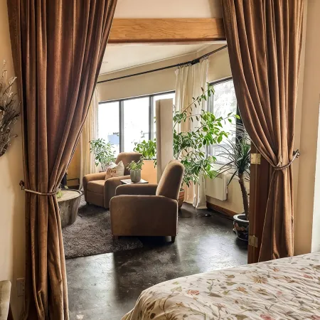 Walk everywhere from Railtown Suite! + spacious, beautiful, & comfortable.