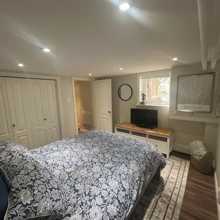 Cozy on Connaught. Central apartment in Halifax - very walkable!
